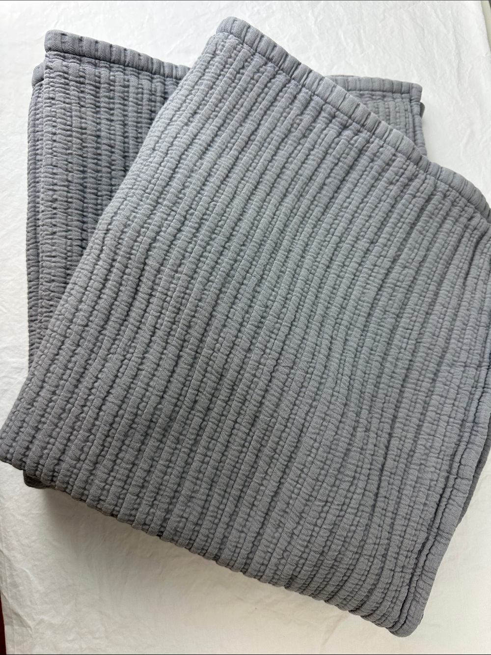 Parachute Matelasse Set of 2 Euro Shams
Grey 100% Cotton 26x26
Made in Portugal